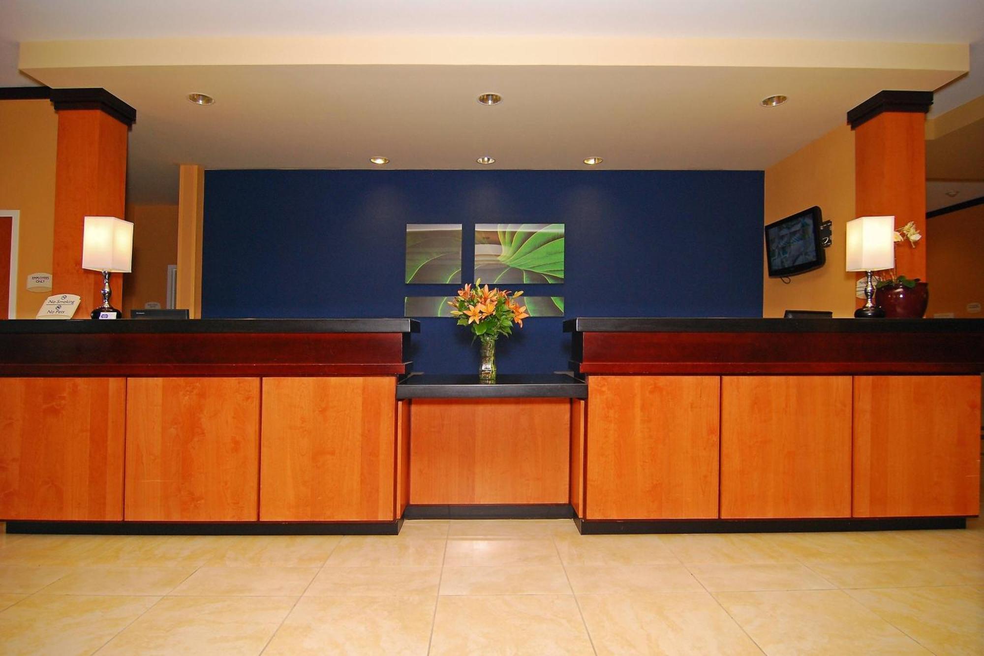 Fairfield Inn & Suites Tehachapi Beltér fotó
